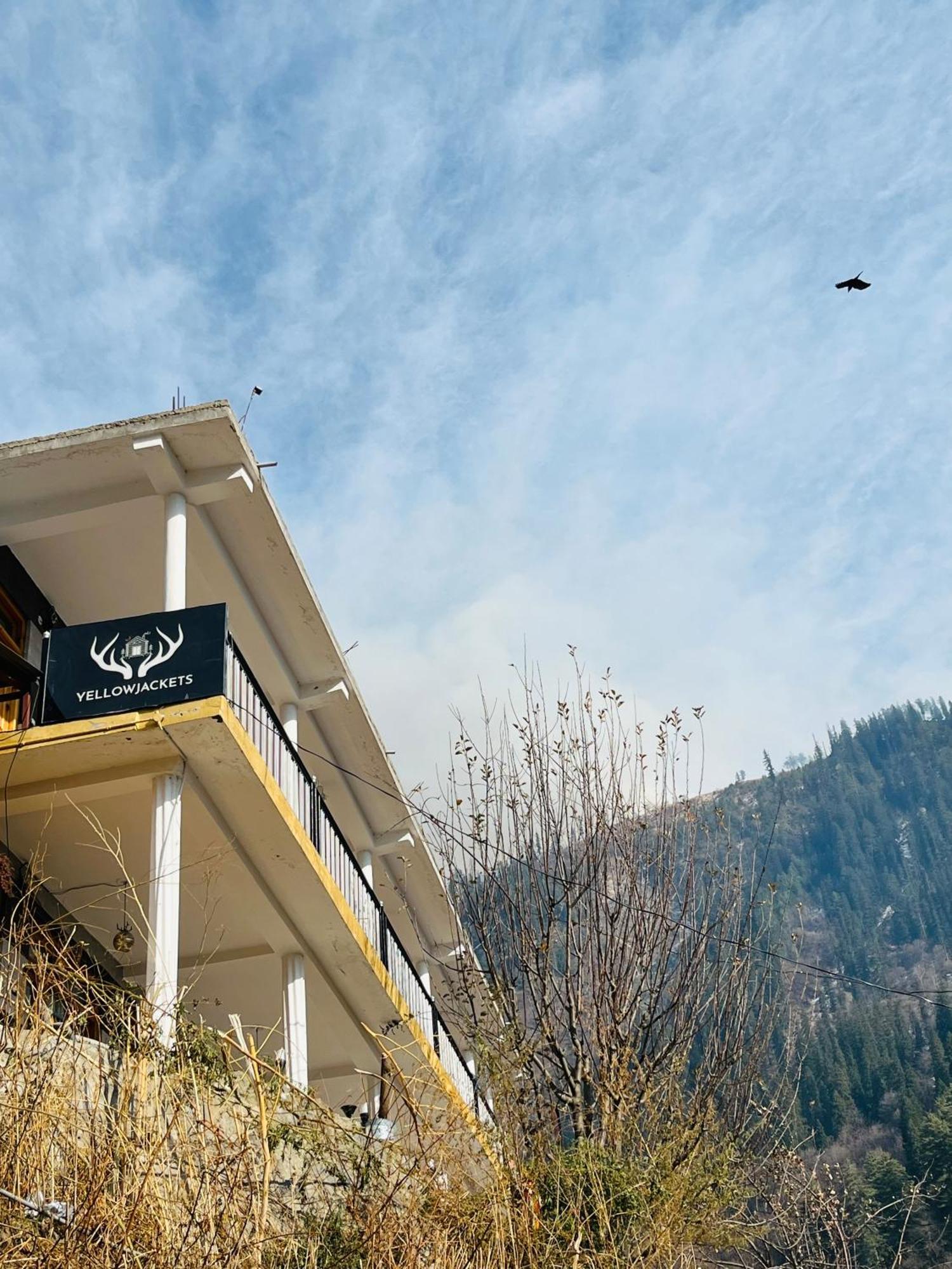 Yellowjackets Hostel Tosh Exterior photo