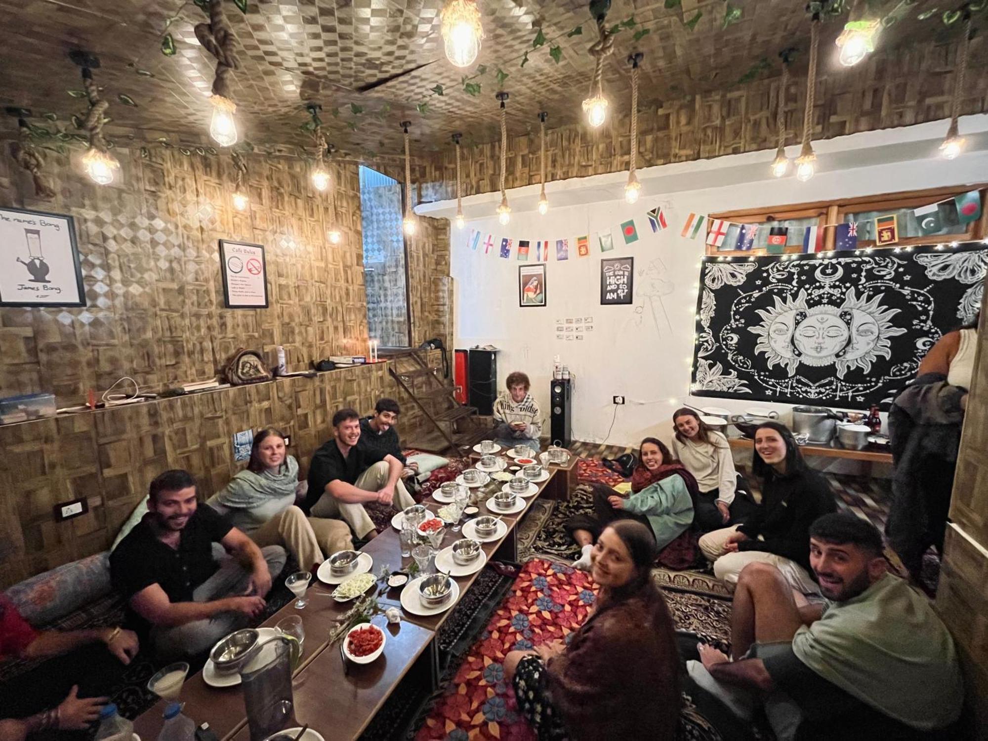 Yellowjackets Hostel Tosh Exterior photo